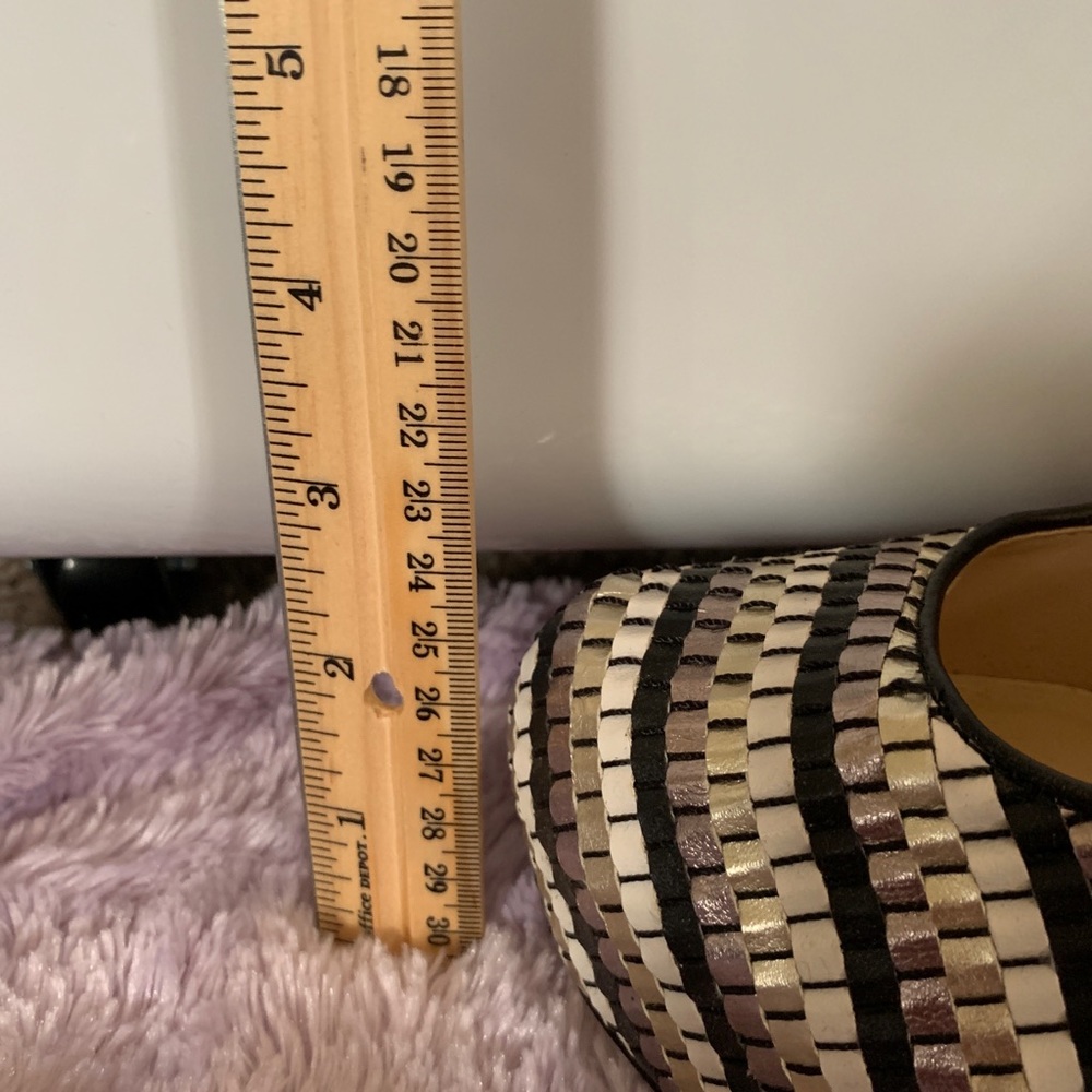 Heels - Picture 3 of 3
